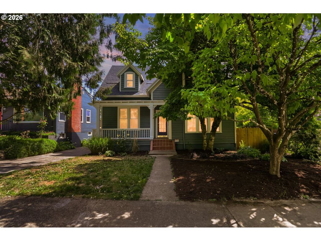 904 Se 70TH Ave, Portland, OR 97215