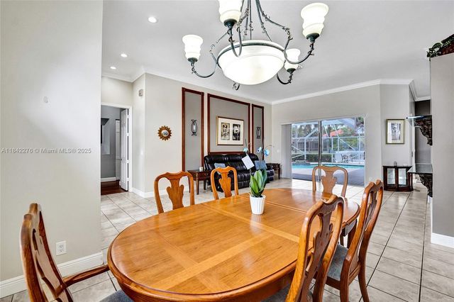 10828 NW 5th St, Plantation, FL 33324