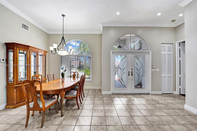 10828 NW 5th St, Plantation, FL 33324