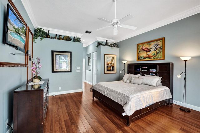 10828 NW 5th St, Plantation, FL 33324