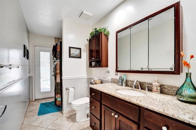 10828 NW 5th St, Plantation, FL 33324
