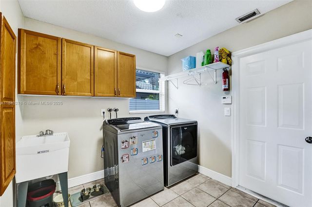 10828 NW 5th St, Plantation, FL 33324