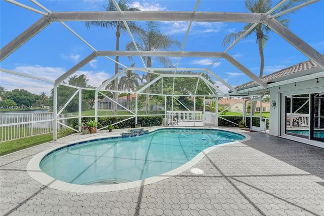 10828 NW 5th St, Plantation, FL 33324