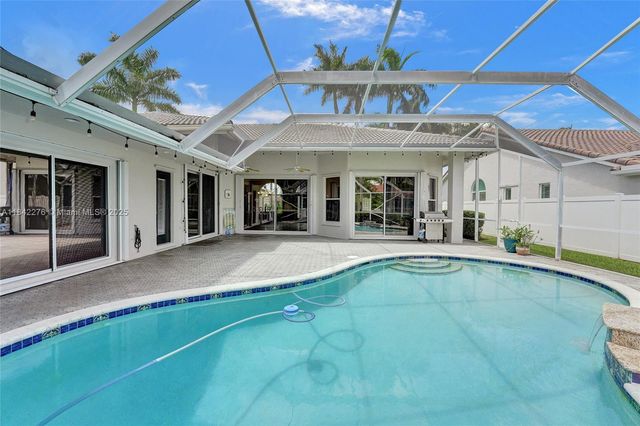 10828 NW 5th St, Plantation, FL 33324