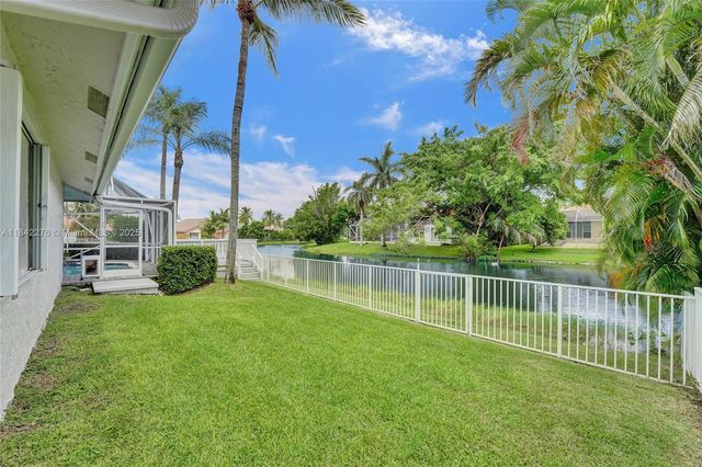 10828 NW 5th St, Plantation, FL 33324