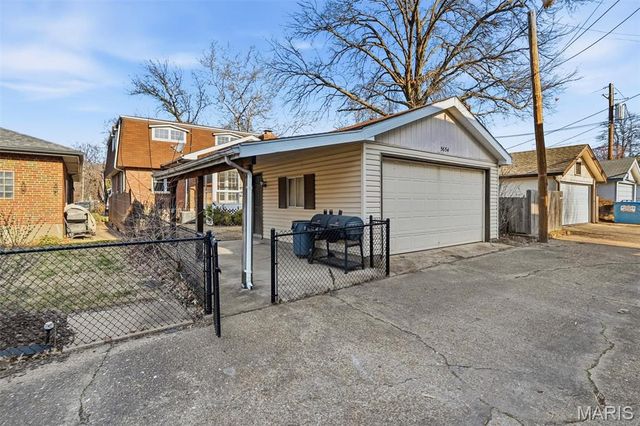 5654 Leona Street, St Louis, MO 63116