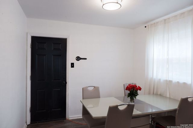 2902 christian, San Antonio, TX 78222