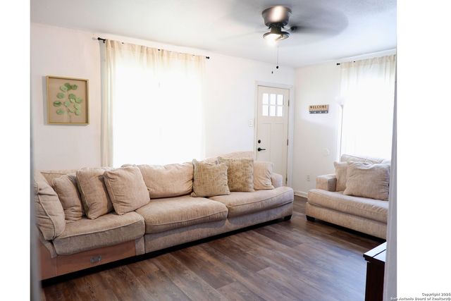 2902 christian, San Antonio, TX 78222