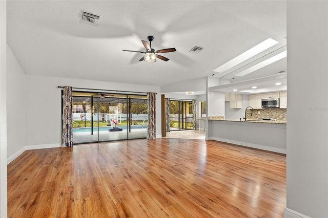 11201 RAINBOW WOODS LOOP, Spring Hill, FL 34609