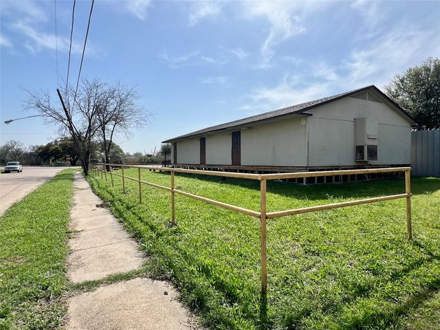 3327 Bernal Drive, Dallas, TX 75212