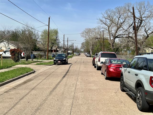 3327 Bernal Drive, Dallas, TX 75212