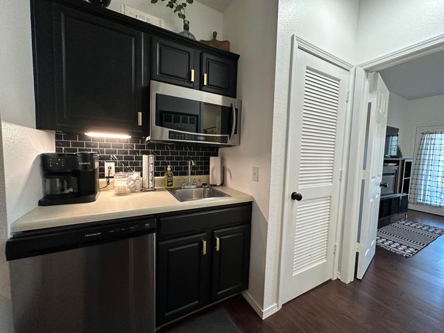 1001 Golf Drive 15, Branson West, MO 65737