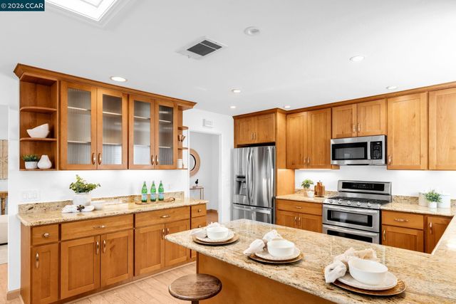 2 Craydon Ct, San Ramon, CA 94583