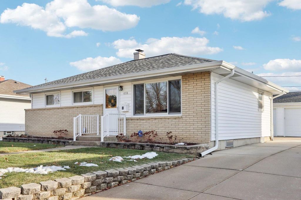 6216 S Cory AVENUE, Cudahy, WI 53110