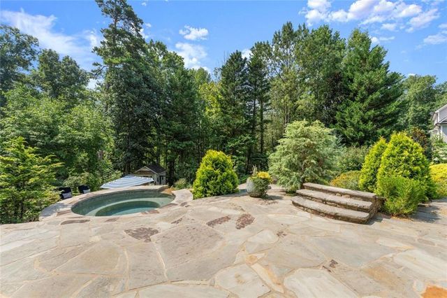 16066 Inverness Trail, Milton, GA 30004