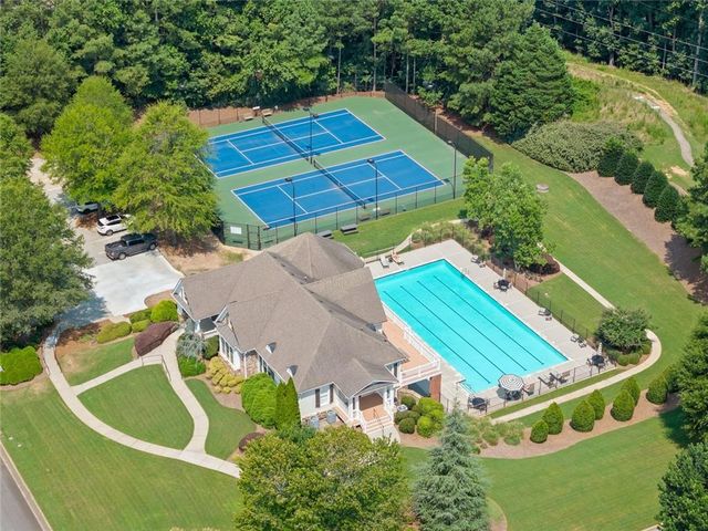 16066 Inverness Trail, Milton, GA 30004