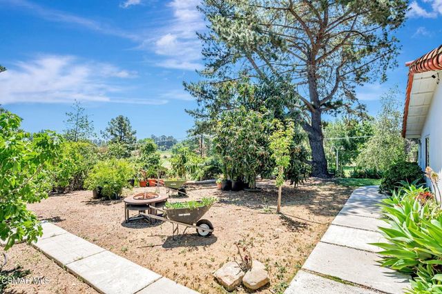 75 Vista Lago Drive, Simi Valley, CA 93065