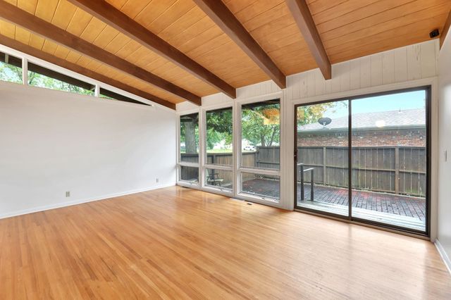 967 N Robin Rd, Wichita, KS 67212