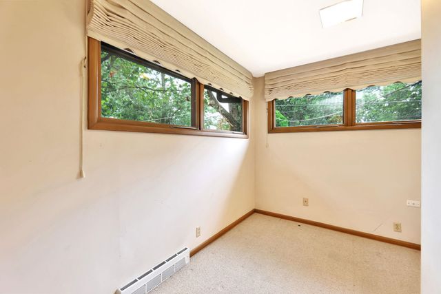 967 N Robin Rd, Wichita, KS 67212