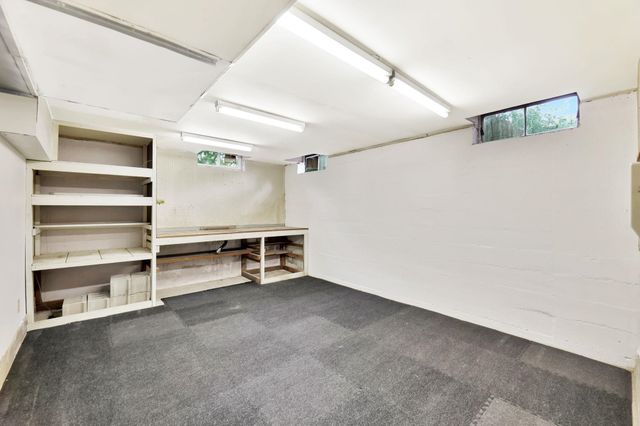 967 N Robin Rd, Wichita, KS 67212