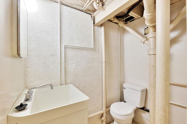 967 N Robin Rd, Wichita, KS 67212