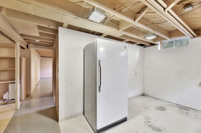 967 N Robin Rd, Wichita, KS 67212