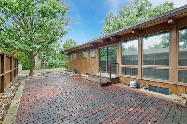 967 N Robin Rd, Wichita, KS 67212