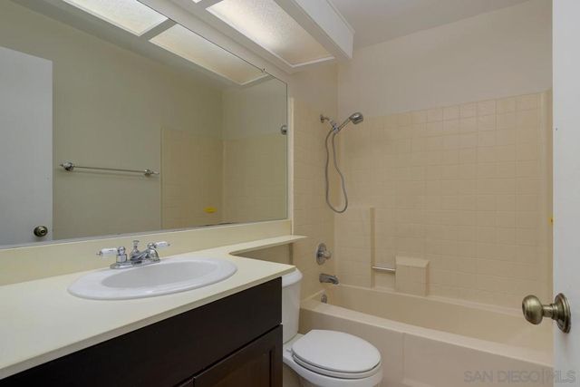 9444 Twin Trails Dr. 202, San Diego, CA 92129