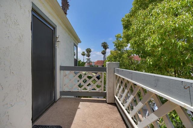 9444 Twin Trails Dr. 202, San Diego, CA 92129