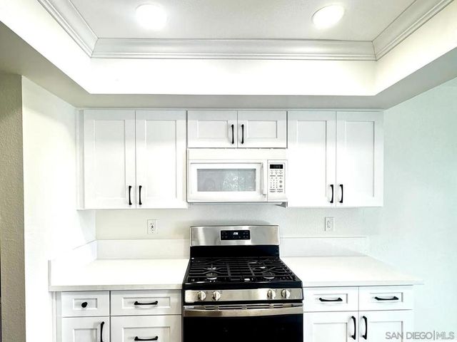 9444 Twin Trails Dr. 202, San Diego, CA 92129