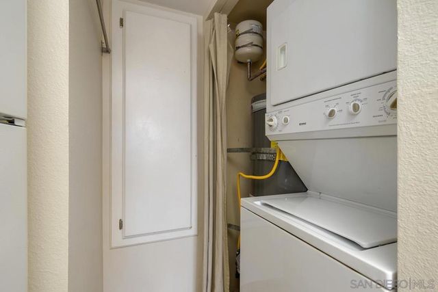 9444 Twin Trails Dr. 202, San Diego, CA 92129