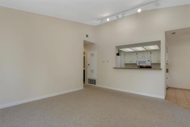 9444 Twin Trails Dr. 202, San Diego, CA 92129