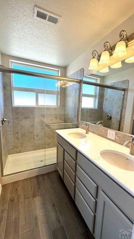 812 Thorncrest Dr, Pueblo, CO 81005