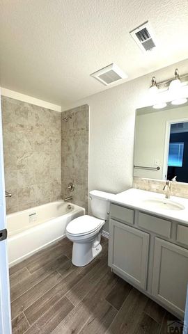 812 Thorncrest Dr, Pueblo, CO 81005