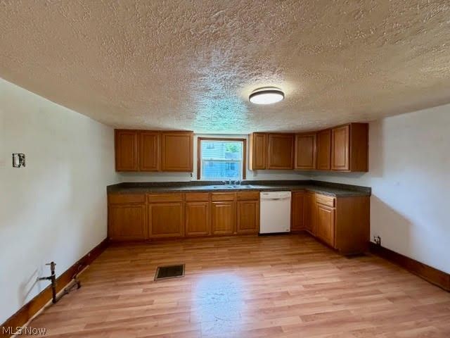 5649 Park Road, Leavittsburg, OH 44430
