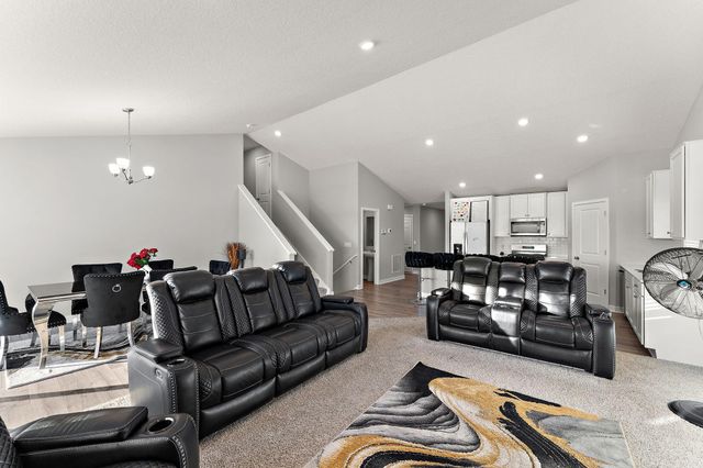 5124 Mustang Circle, Woodbury, MN 55129