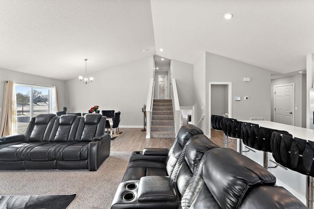 5124 Mustang Circle, Woodbury, MN 55129