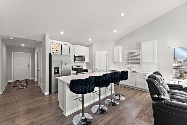 5124 Mustang Circle, Woodbury, MN 55129