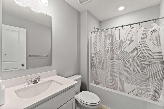 5124 Mustang Circle, Woodbury, MN 55129