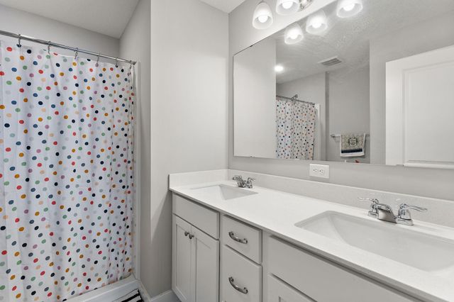 5124 Mustang Circle, Woodbury, MN 55129