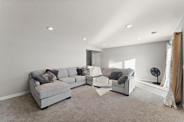 5124 Mustang Circle, Woodbury, MN 55129