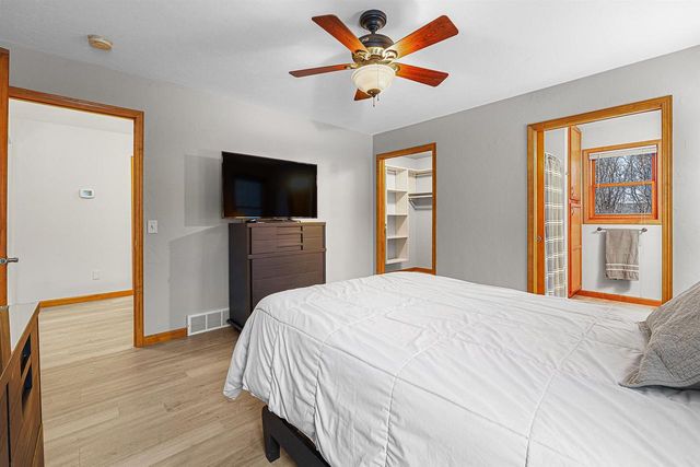 1678A DRUM CORPS DRIVE, Menasha, WI 54952