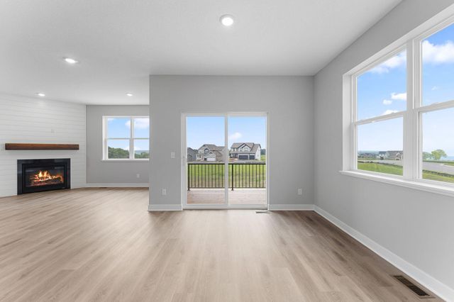 2141 Bluff Heights Drive, Shakopee, MN 55379