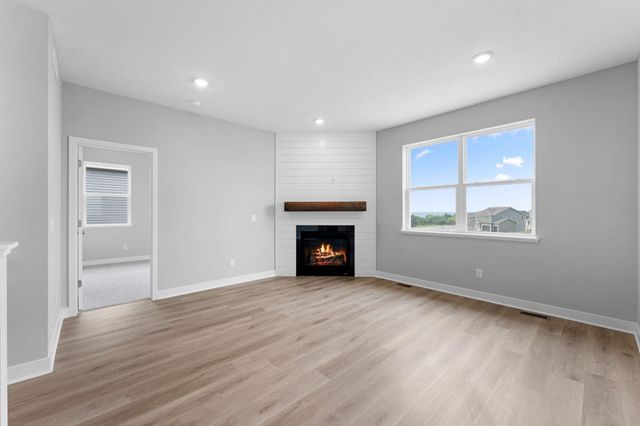 2141 Bluff Heights Drive, Shakopee, MN 55379
