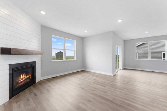 2141 Bluff Heights Drive, Shakopee, MN 55379