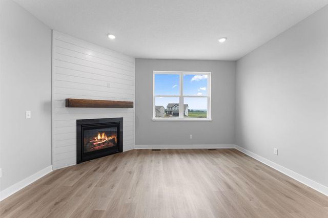 2141 Bluff Heights Drive, Shakopee, MN 55379