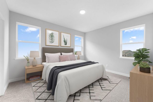 2141 Bluff Heights Drive, Shakopee, MN 55379