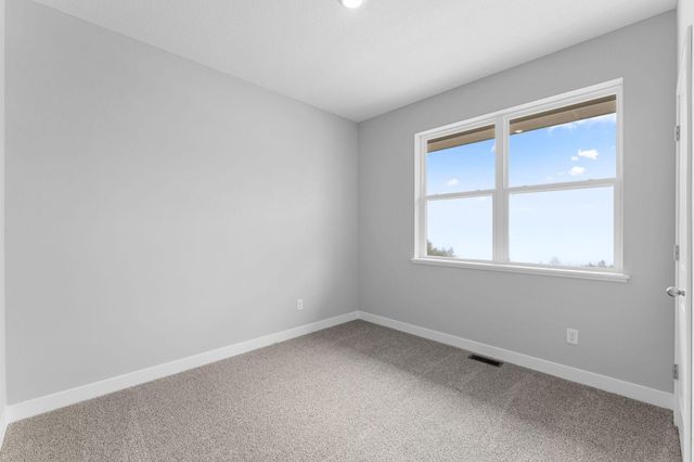 2141 Bluff Heights Drive, Shakopee, MN 55379