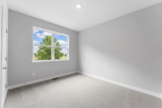 2141 Bluff Heights Drive, Shakopee, MN 55379