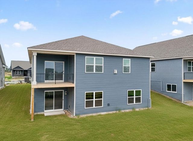 2141 Bluff Heights Drive, Shakopee, MN 55379